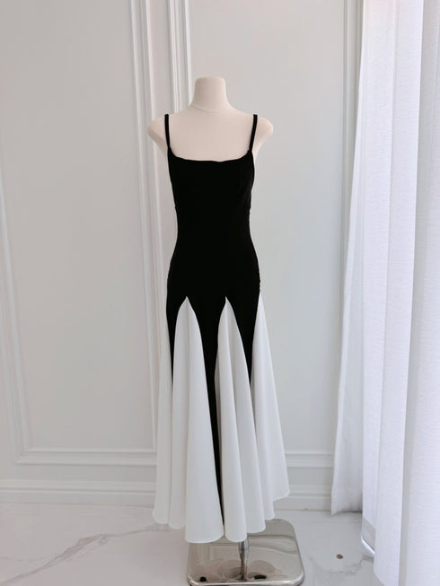Spaghetti Straps Color Contrast Flowy Dresses